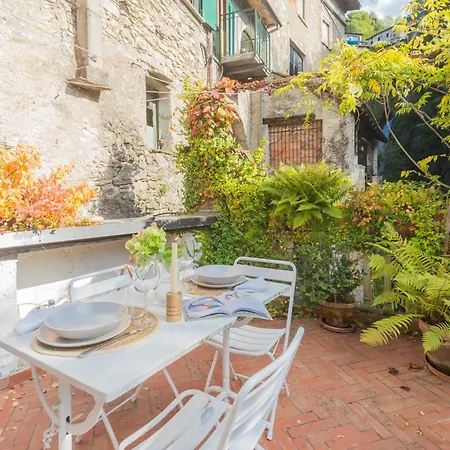 Terrace On Orrido Di Waterfall By Rent * 内索