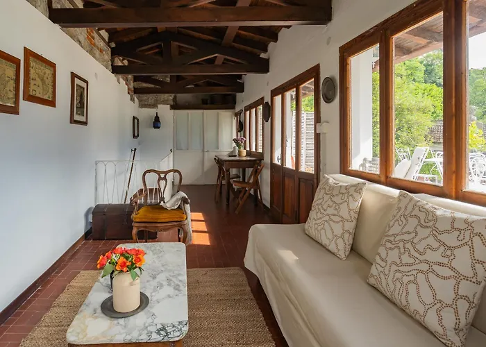 Lägenhet Terrace On Orrido Di Waterfall By Rent