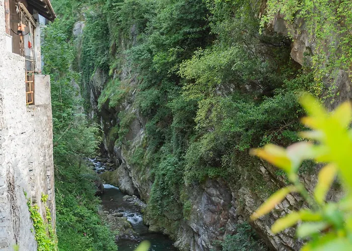 Terrace On Orrido Di Waterfall By Rent Нессо