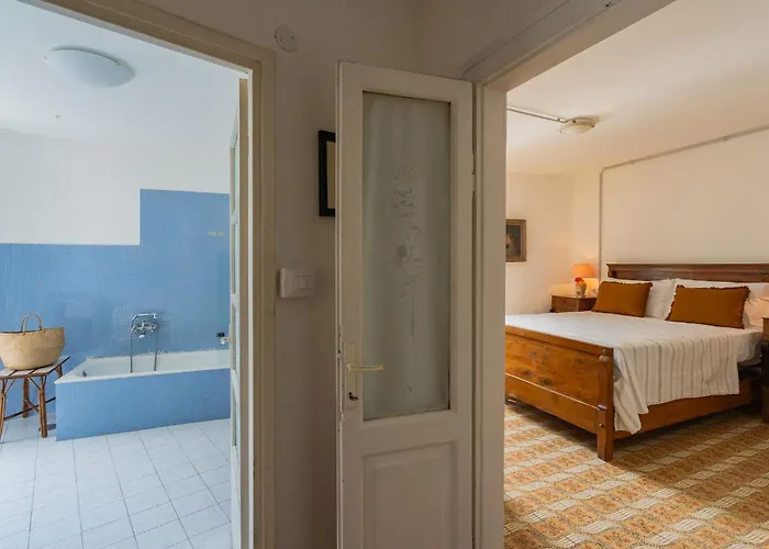 Terrace On Orrido Di Waterfall By Rent Apartment *